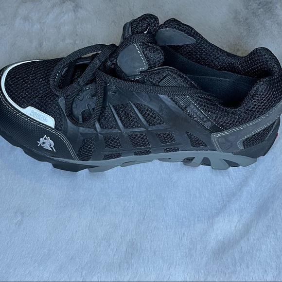 Waterproof Athletic work shoe men’s size 9M main image 12